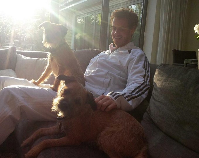 Andy Murray Enjoys A Little Down Time With His Dogs, Maggie May And Rusty. Photo Via Andy Murray/Twitter.